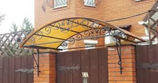 Навесы над калиткой - монтаж в Владикавказе от НавесыВкз | от 1766 рублей